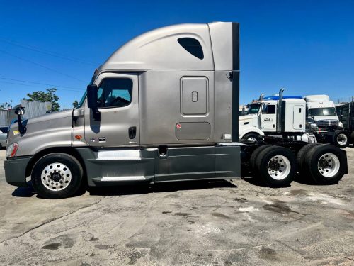Semi trucks for sale by Auction