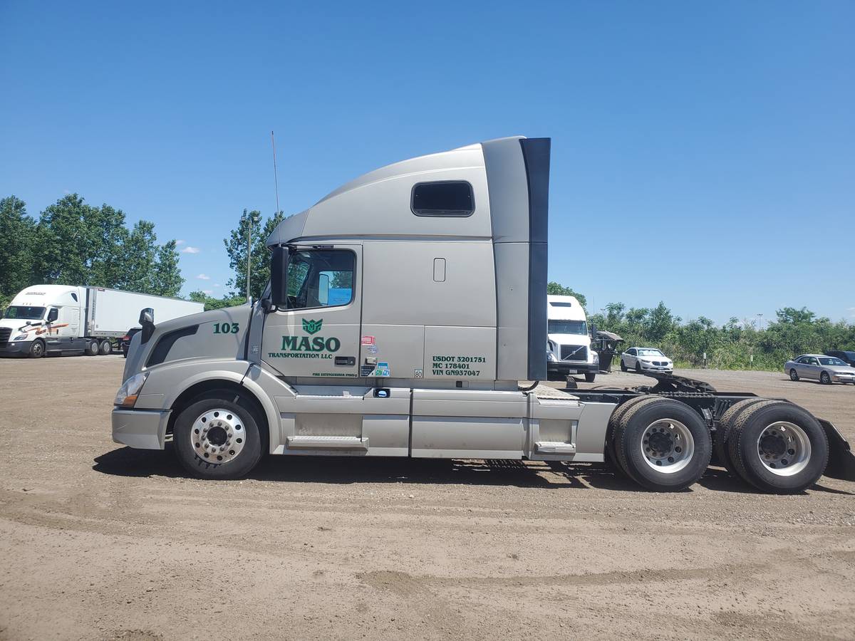 used semi trucks for sale under $10000