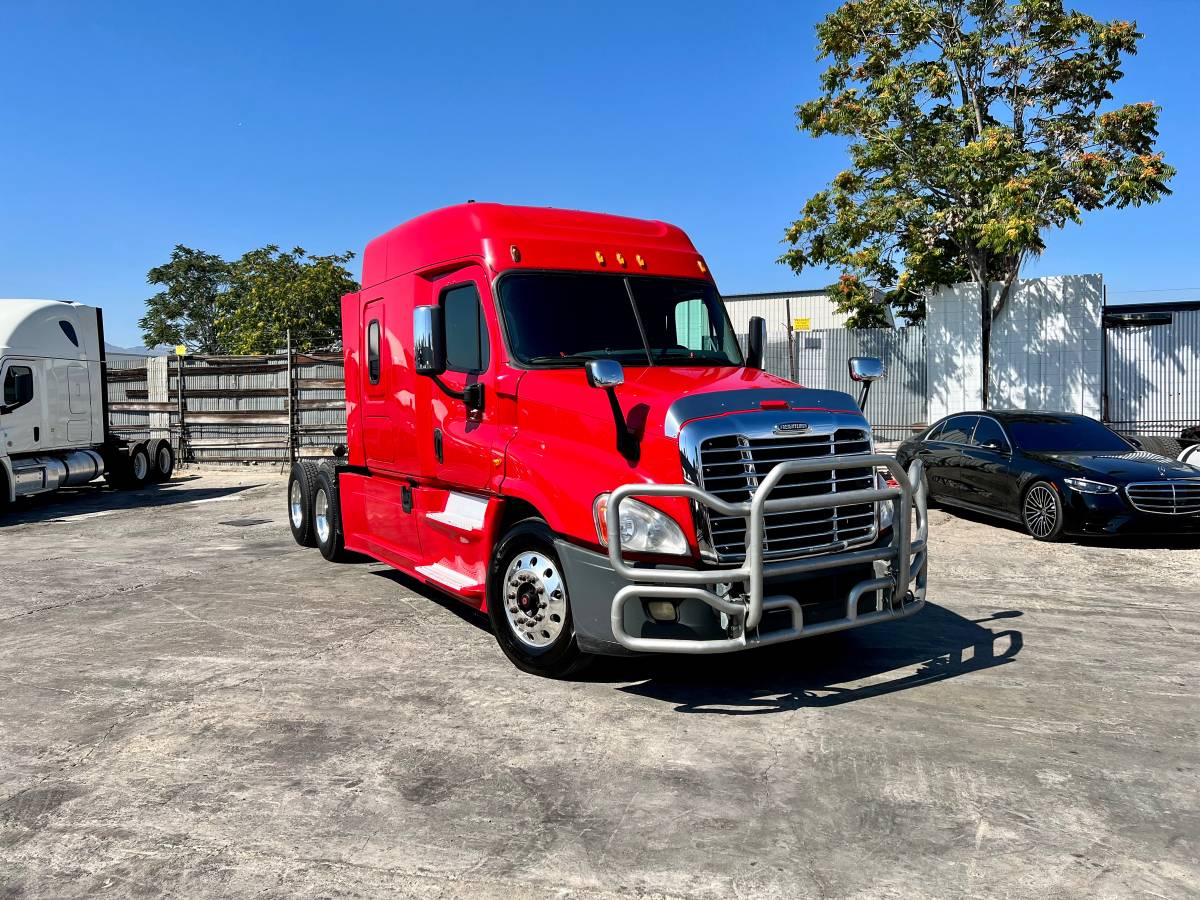 used semi trucks for sale under $10000