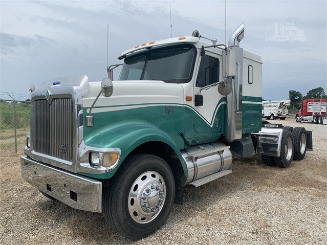 international 9900 trucks for sale